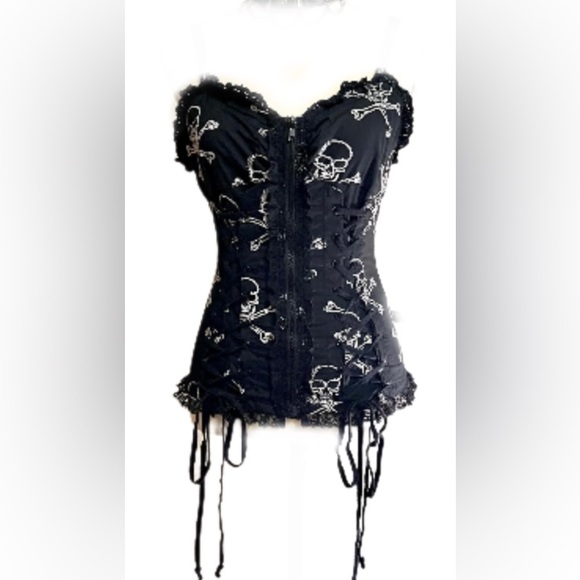 Tripp nyc Tops - 🖤☠️Vintage Y2K Tripp NYC Lace and Zip up Corset with black Skull & Crossbones